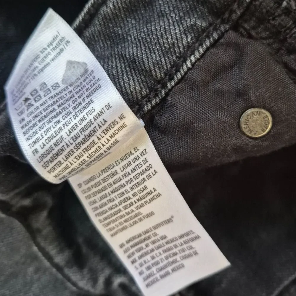 American Eagle Strigid Highest Waist Straight Leg Jeans Black Denim Size 4 Short - Picture 11 of 13